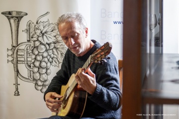 Corno di Rosazzo, 22-10-2021 - JAZZ&WINE OF PEACE 2021 - Circolo Culturale  Controtempo - Villa Nachini Cabassi - Jazz& Taste - Tasting Academy dei Colli Orientali del Friuli  - 2GEMO - Roberto Gemo: guitar;
Adelaide Gemo: guitar, soprano guitar - Foto © 2021 Alice BL Durigatto / Phocus Agency