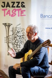 Corno di Rosazzo, 22-10-2021 - JAZZ&WINE OF PEACE 2021 - Circolo Culturale  Controtempo - Villa Nachini Cabassi - Jazz& Taste - Tasting Academy dei Colli Orientali del Friuli  - 2GEMO - Roberto Gemo: guitar;
Adelaide Gemo: guitar, soprano guitar - Foto © 2021 Alice BL Durigatto / Phocus Agency