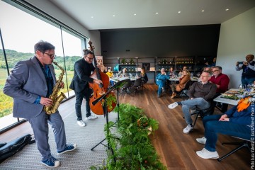 Alfonso Deidda  alto sax, flaute – Alessio Zoratto: double bass