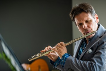 Alfonso Deidda  alto sax, flaute – Alessio Zoratto: double bass