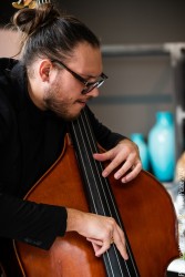 Alfonso Deidda  alto sax, flaute – Alessio Zoratto: double bass