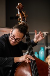 Alfonso Deidda  alto sax, flaute – Alessio Zoratto: double bass