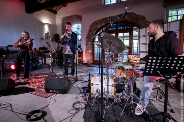 ANAiS DRAGO “Relevé” Anais Drago: violin, electronics - Federico Calcagno: clarinets - Max Trabucco: drums