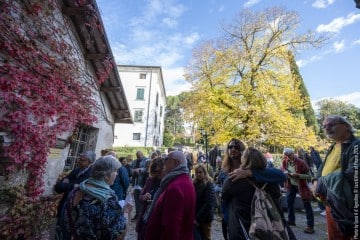 ANAiS DRAGO “Relevé” Anais Drago: violin, electronics - Federico Calcagno: clarinets - Max Trabucco: drums