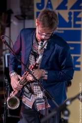 ANAiS DRAGO “Relevé” Anais Drago: violin, electronics - Federico Calcagno: clarinets - Max Trabucco: drums