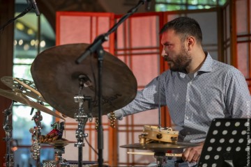 ANAiS DRAGO “Relevé” Anais Drago: violin, electronics - Federico Calcagno: clarinets - Max Trabucco: drums