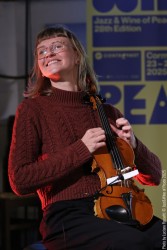 ANAiS DRAGO “Relevé” Anais Drago: violin, electronics - Federico Calcagno: clarinets - Max Trabucco: drums