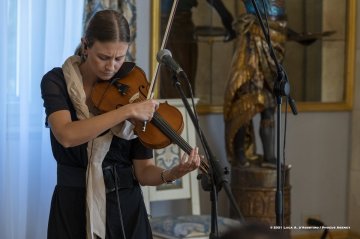 Capriva del Friuli, 23-10-2021 - JAZZ&WINE OF PEACE 2021 - Circolo Culturale  Controtempo -  Castello di Spessa - ANAIS DRAGO “Solitudo” (Italy) - Anais Drago: violino, live electronics  - Foto © 2021 Luca d’Agostino / Phocus Agency
