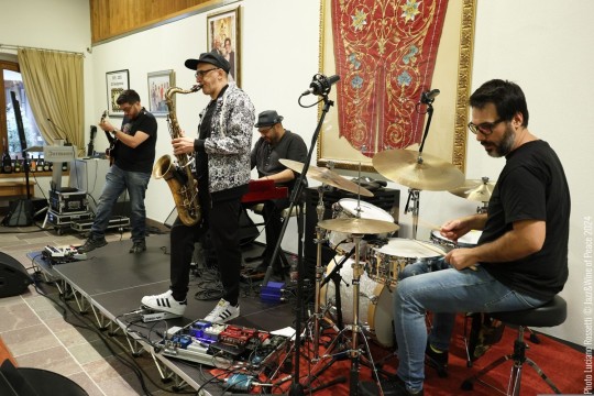 Alberto Gurrisi: hammond – Emiliano Vernizzi: sax – Michele Bianchi: guitar – Michele Morari: drums