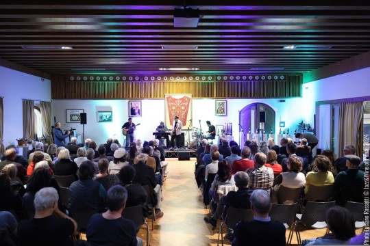 Alberto Gurrisi: hammond – Emiliano Vernizzi: sax – Michele Bianchi: guitar – Michele Morari: drums