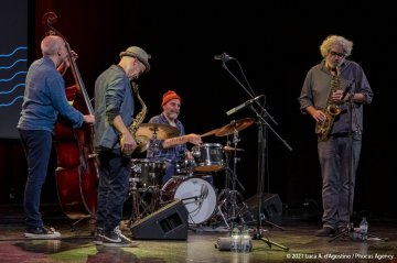 Cormons, 21/10/2021 - Teatro Comunale - Jazz&Wine of Peace 2021 - BROKEN SHADOWS (USA) - Tim Berne: alto sax - Chris Speed: tenor sax, clarinet - Reid Anderson: double bass - Dave King: drums - Foto Luca A. d'Agostino/Phocus Agency © 2021