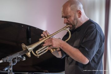 Lucinico, 25-10-2021 - JAZZ&WINE OF PEACE 2021 - Circolo Culturale  Controtempo  - Villa Attems Cernozza de Postcastro - DAVID HELBOCK, SEBASTIAN STUDNITZKY, ARNE JANSEN “THE NEW COOL” - David Helbock: piano, electronics;
Sebastian Studnitzky: trumpet, electronics;
Arne Jansen: guitar, electronics - Foto © 2021 Luca d’Agostino / Phocus Agency