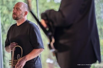 Lucinico, 25-10-2021 - JAZZ&WINE OF PEACE 2021 - Circolo Culturale  Controtempo  - Villa Attems Cernozza de Postcastro - DAVID HELBOCK, SEBASTIAN STUDNITZKY, ARNE JANSEN “THE NEW COOL” - David Helbock: piano, electronics;
Sebastian Studnitzky: trumpet, electronics;
Arne Jansen: guitar, electronics - Foto © 2021 Luca d’Agostino / Phocus Agency