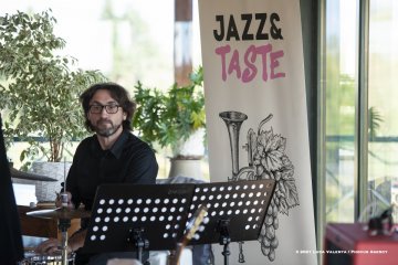 Mariano del Friuli, 23-10-2021 - JAZZ&WINE OF PEACE 2021 - Circolo Culturale  Controtempo - Jazz&Taste - Eduardo Contizanetti “Urbantango” - Eduardo Contizanetti:guitar; Alessandro Scolz:keyboards; Pietro Sponton:drums  - Foto © 2021 Luca Valenta / Phocus Agency