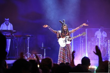 Fatoumata Diawara, voce - Juan Finger, bass - Jurandir Santana, guitar - Fernando Tejero, keys - Willy Ombe, drums