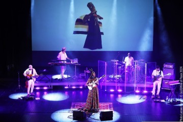 Fatoumata Diawara, voce - Juan Finger, bass - Jurandir Santana, guitar - Fernando Tejero, keys - Willy Ombe, drums