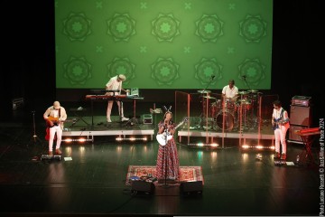 Fatoumata Diawara, voce - Juan Finger, bass - Jurandir Santana, guitar - Fernando Tejero, keys - Willy Ombe, drums