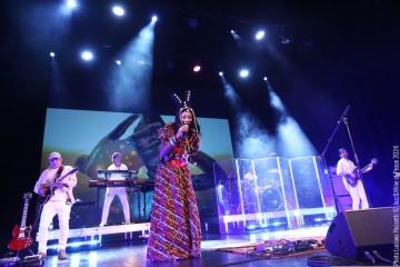 Fatoumata Diawara, voce - Juan Finger, bass - Jurandir Santana, guitar - Fernando Tejero, keys - Willy Ombe, drums
