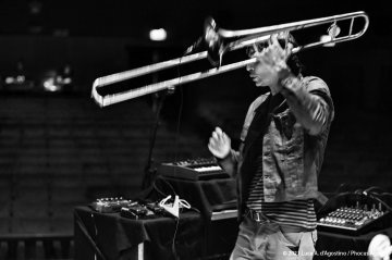 Sacile, 22/05/2021 - Controtempo - Teatro Zancanaro - Il Volo del Jazz - GIANLUCA PETRELLA “Cosmic Renaissance” - Gianluca Petrella: trombone, laptop, moog, effetti - Mirco Rubegni: tromba - Blake Franchetto: basso - Federico Scettri: batteria, laptop25 - Simone Padovani: percussioni - Foto Luca A. d’Agostino / Phocus Agency © 2021
