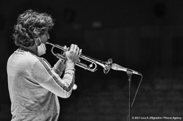 Sacile, 22/05/2021 - Controtempo - Teatro Zancanaro - Il Volo del Jazz - GIANLUCA PETRELLA “Cosmic Renaissance” - Gianluca Petrella: trombone, laptop, moog, effetti - Mirco Rubegni: tromba - Blake Franchetto: basso - Federico Scettri: batteria, laptop25 - Simone Padovani: percussioni - Foto Luca A. d’Agostino / Phocus Agency © 2021