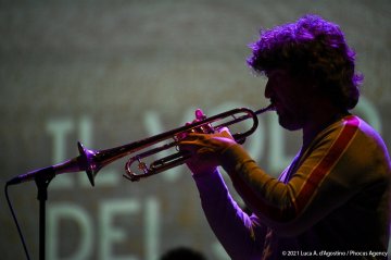 Sacile, 22/05/2021 - Controtempo - Teatro Zancanaro - Il Volo del Jazz - GIANLUCA PETRELLA “Cosmic Renaissance” - Gianluca Petrella: trombone, laptop, moog, effetti - Mirco Rubegni: tromba - Blake Franchetto: basso - Federico Scettri: batteria, laptop25 - Simone Padovani: percussioni - Foto Luca A. d’Agostino / Phocus Agency © 2021