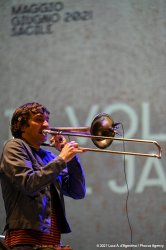 Sacile, 22/05/2021 - Controtempo - Teatro Zancanaro - Il Volo del Jazz - GIANLUCA PETRELLA “Cosmic Renaissance” - Gianluca Petrella: trombone, laptop, moog, effetti - Mirco Rubegni: tromba - Blake Franchetto: basso - Federico Scettri: batteria, laptop25 - Simone Padovani: percussioni - Foto Luca A. d’Agostino / Phocus Agency © 2021