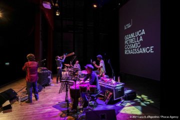Sacile, 22/05/2021 - Controtempo - Teatro Zancanaro - Il Volo del Jazz - GIANLUCA PETRELLA “Cosmic Renaissance” - Gianluca Petrella: trombone, laptop, moog, effetti - Mirco Rubegni: tromba - Blake Franchetto: basso - Federico Scettri: batteria, laptop25 - Simone Padovani: percussioni - Foto Luca A. d’Agostino / Phocus Agency © 2021