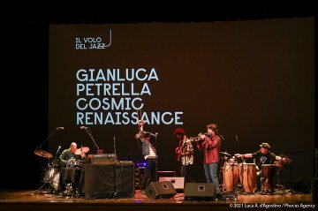 Sacile, 22/05/2021 - Controtempo - Teatro Zancanaro - Il Volo del Jazz - GIANLUCA PETRELLA “Cosmic Renaissance” - Gianluca Petrella: trombone, laptop, moog, effetti - Mirco Rubegni: tromba - Blake Franchetto: basso - Federico Scettri: batteria, laptop25 - Simone Padovani: percussioni - Foto Luca A. d’Agostino / Phocus Agency © 2021