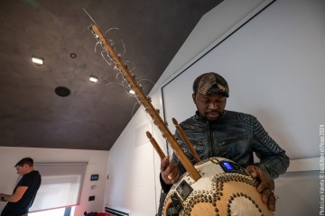 Jali Babou Saho voice, kora - Luca Zennaro guitar - Simone Serafini double bass