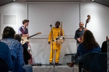 Jali Babou Saho voice, kora - Luca Zennaro guitar - Simone Serafini double bass
