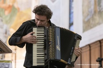 J&W22_GirottoAbbracciante