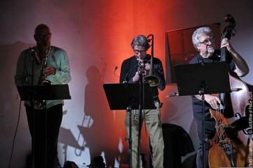 Joe Hertenstein drums - Ray Anderson   trombone - Michael Moore: alto sax, clarinet - Michael Formanek  bass