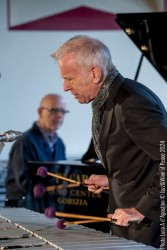 JOE LOCKE Quartet plus guest MATTEO PREFUMO  - Joe Locke: vibes - Jim Ridl: piano - Lorin Cohen: double bass, bass – Vladimir Kostadinovic: drums - Matteo Prefumo: guitar