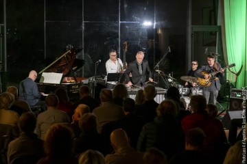 JOE LOCKE Quartet plus guest MATTEO PREFUMO  - Joe Locke: vibes - Jim Ridl: piano - Lorin Cohen: double bass, bass – Vladimir Kostadinovic: drums - Matteo Prefumo: guitar