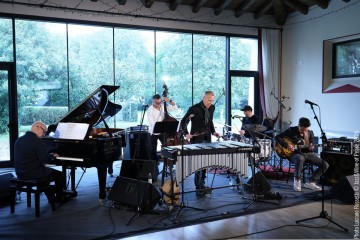 JOE LOCKE Quartet plus guest MATTEO PREFUMO  - Joe Locke: vibes - Jim Ridl: piano - Lorin Cohen: double bass, bass – Vladimir Kostadinovic: drums - Matteo Prefumo: guitar