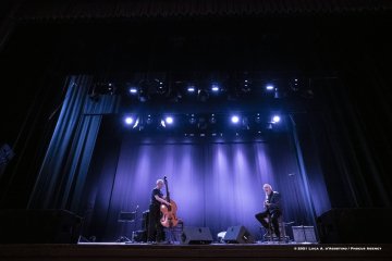 Gorizia, 23-10-2021 - JAZZ&WINE OF PEACE 2021 - Circolo Culturale  Controtempo - Teatro Comunale Giuseppe Verdi - JOHN SCOFIELD & DAVE HOLLAND DUO - John Scofield: guitar;
Dave Holland: double bass - Foto © 2021 Luca d’Agostino / Phocus Agency