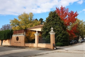 Louise Knobil: bass, voice - Chloé Marsigny: bass clarinet, effects - Vincent Andreae: drums