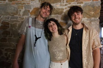 Louise Knobil: bass, voice - Chloé Marsigny: bass clarinet, effects - Vincent Andreae: drums