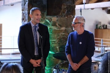 Louise Knobil: bass, voice - Chloé Marsigny: bass clarinet, effects - Vincent Andreae: drums