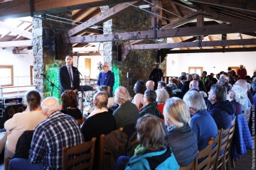 Louise Knobil: bass, voice - Chloé Marsigny: bass clarinet, effects - Vincent Andreae: drums