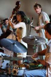 Louise Knobil: bass, voice - Chloé Marsigny: bass clarinet, effects - Vincent Andreae: drums