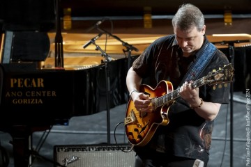 Kurt Rosenwinkel guitar - Seamus Blake  sax - Ben Street bass - Jeff Ballard drums