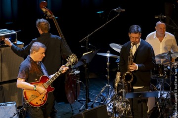 Kurt Rosenwinkel guitar - Seamus Blake  sax - Ben Street bass - Jeff Ballard drums