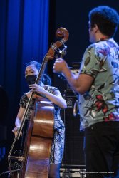 Cormons, 22-10-2021 - JAZZ&WINE OF PEACE 2021 - Circolo Culturale  Controtempo -  Teatro Comunale di Cormons - LINDA MAY HAN OH 4tet - Linda May Han Oh: acoustic and electric bass – Fabian Almazan: piano, electronics - Greg Ward: alto sax – Ziv Ravitz: drums - Foto © 2021 Luca d’Agostino / Phocus Agency
