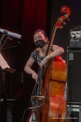 Cormons, 22-10-2021 - JAZZ&WINE OF PEACE 2021 - Circolo Culturale  Controtempo -  Teatro Comunale di Cormons - LINDA MAY HAN OH 4tet - Linda May Han Oh: acoustic and electric bass – Fabian Almazan: piano, electronics - Greg Ward: alto sax – Ziv Ravitz: drums - Foto © 2021 Luciano Rossetti / Phocus Agency