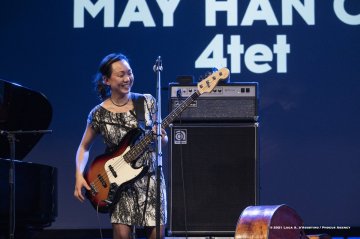 Cormons, 22-10-2021 - JAZZ&WINE OF PEACE 2021 - Circolo Culturale  Controtempo -  Teatro Comunale di Cormons - LINDA MAY HAN OH 4tet - Linda May Han Oh: acoustic and electric bass – Fabian Almazan: piano, electronics - Greg Ward: alto sax – Ziv Ravitz: drums - Foto © 2021 Luca d’Agostino / Phocus Agency