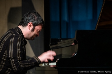 Trieste, 17/6/2021 - Auditorium del Museo Revoltella - Le nuove rotte del jazz 2021 - Luca Colussi Trio - Luca Colussi batteria, percussioni - Paolo Corsini pianoforte - Alessandro Turchet contrabbasso - Foto Luca Valenta/Phocus Agency © 2021