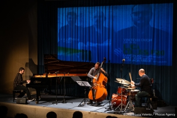 Trieste, 17/6/2021 - Auditorium del Museo Revoltella - Le nuove rotte del jazz 2021 - Luca Colussi Trio - Luca Colussi batteria, percussioni - Paolo Corsini pianoforte - Alessandro Turchet contrabbasso - Foto Luca Valenta/Phocus Agency © 2021