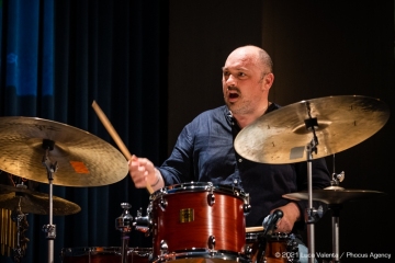 Trieste, 17/6/2021 - Auditorium del Museo Revoltella - Le nuove rotte del jazz 2021 - Luca Colussi Trio - Luca Colussi batteria, percussioni - Paolo Corsini pianoforte - Alessandro Turchet contrabbasso - Foto Luca Valenta/Phocus Agency © 2021