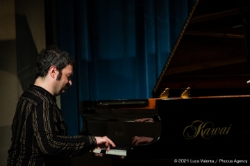 Trieste, 17/6/2021 - Auditorium del Museo Revoltella - Le nuove rotte del jazz 2021 - Luca Colussi Trio - Luca Colussi batteria, percussioni - Paolo Corsini pianoforte - Alessandro Turchet contrabbasso - Foto Luca Valenta/Phocus Agency © 2021